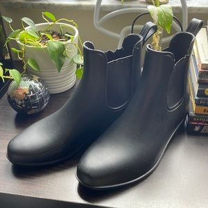 Black Chelsea Boots